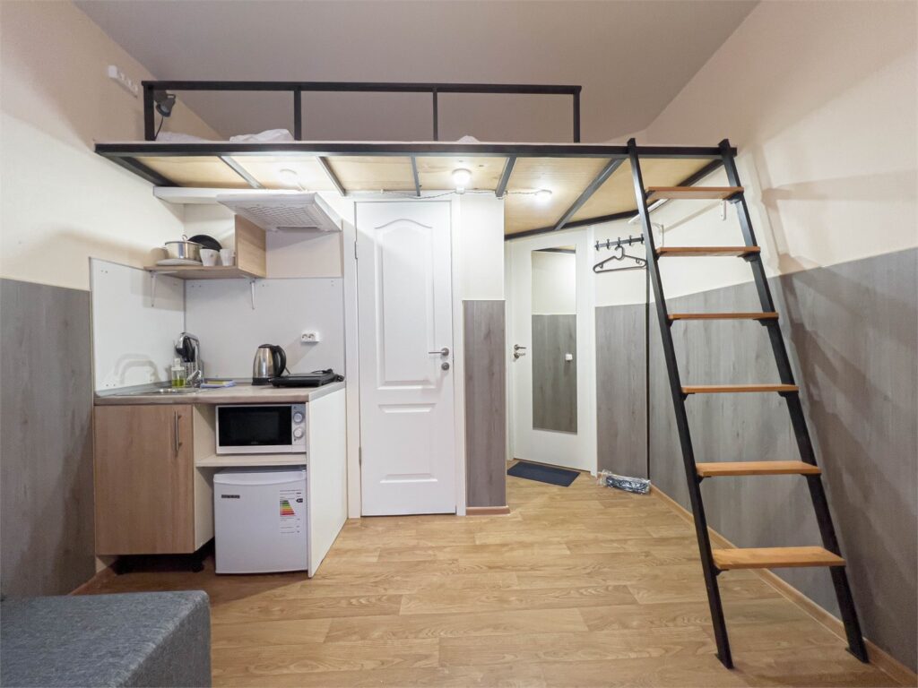 Двухуровневая студия · 15 м² · до 4 гостей